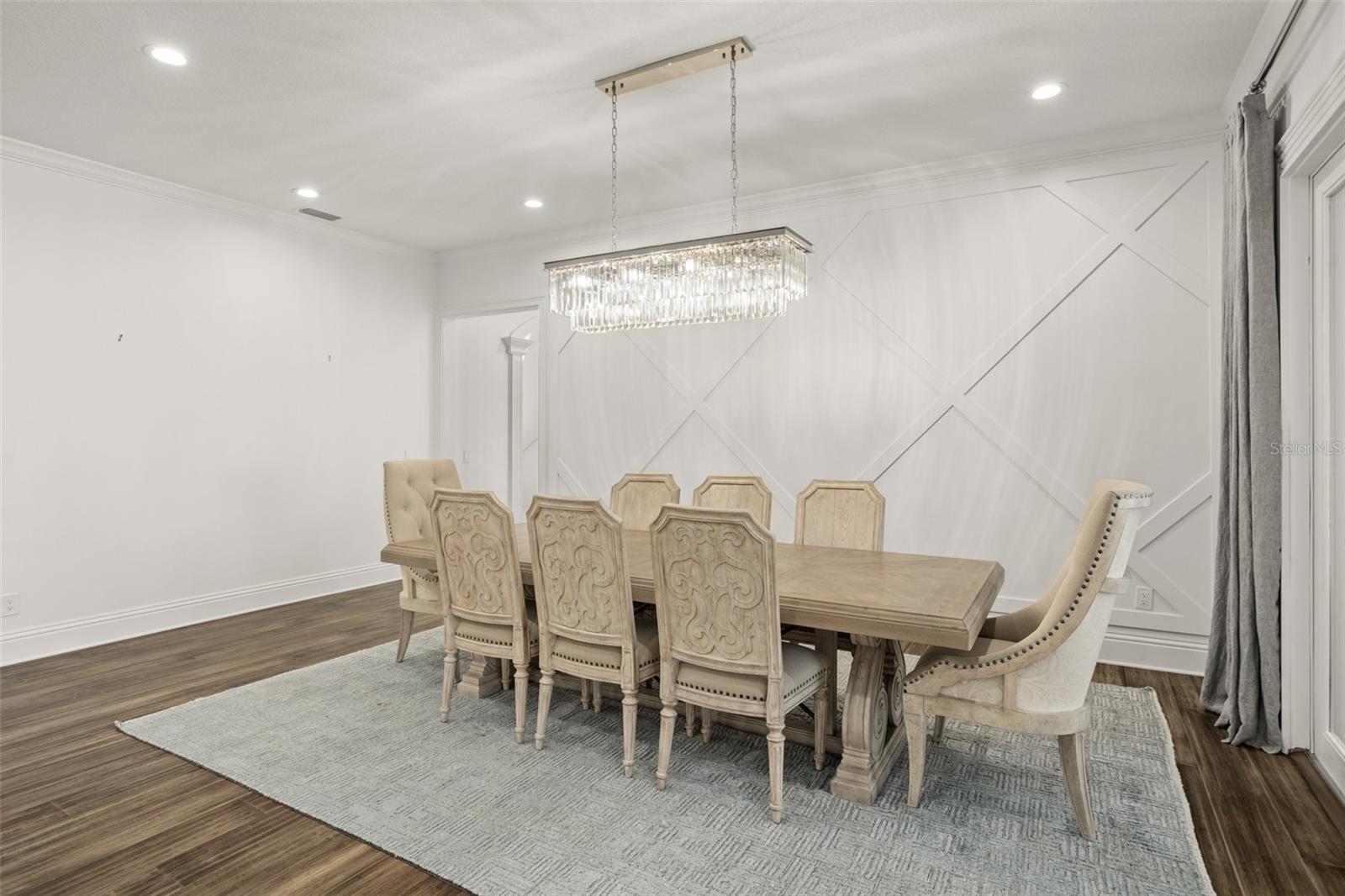 O6407107 Property Photo