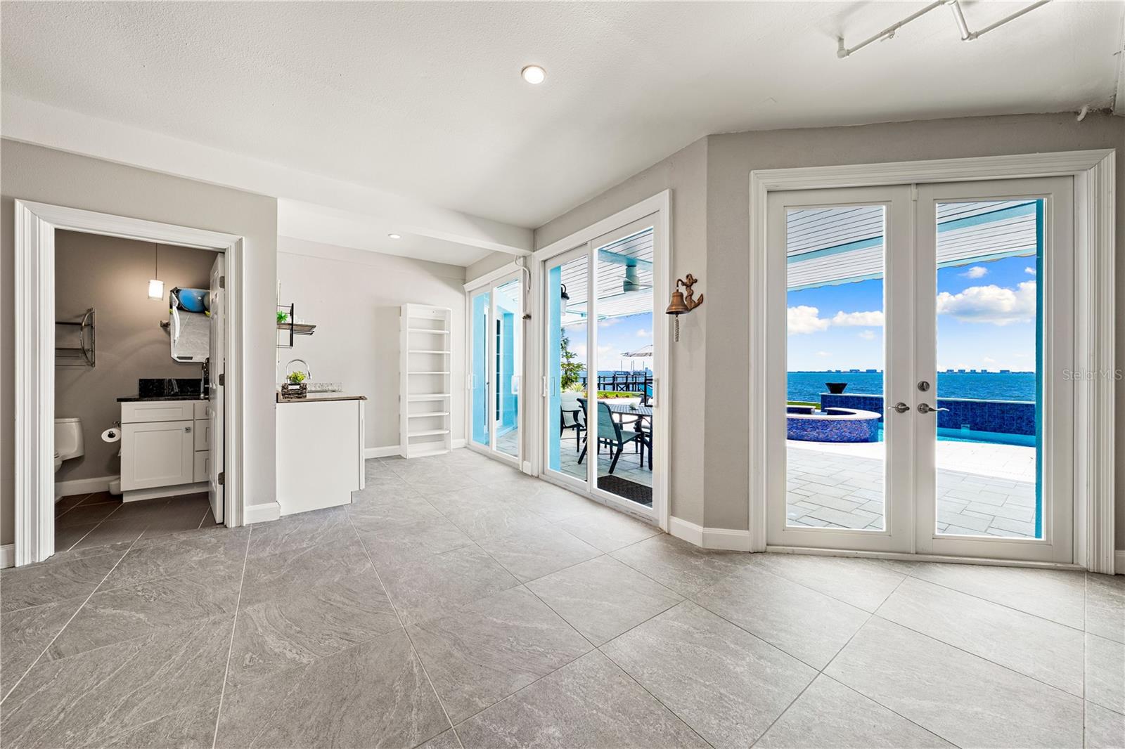 A4693355 Property Photo