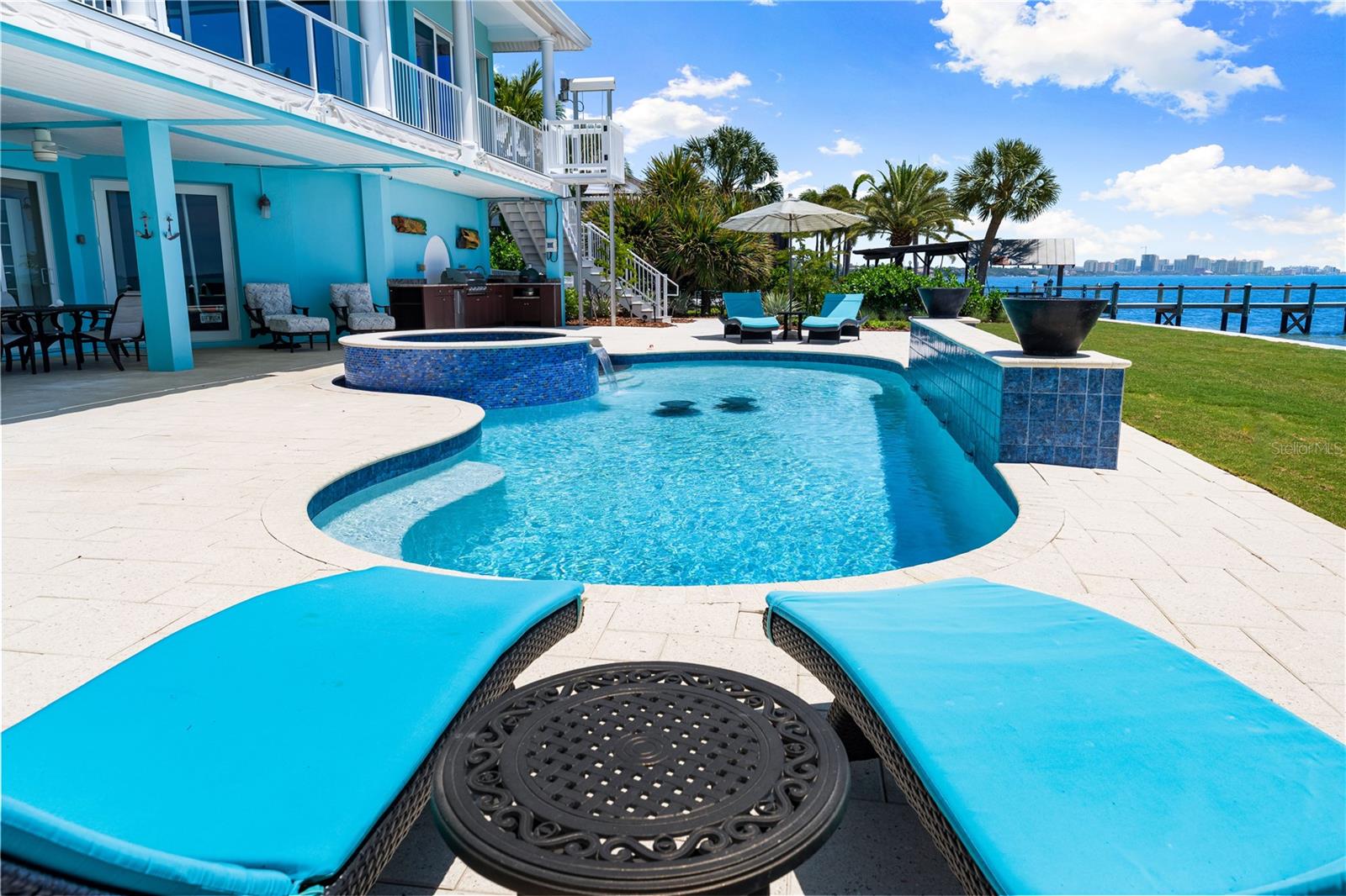 A4693355 Property Photo