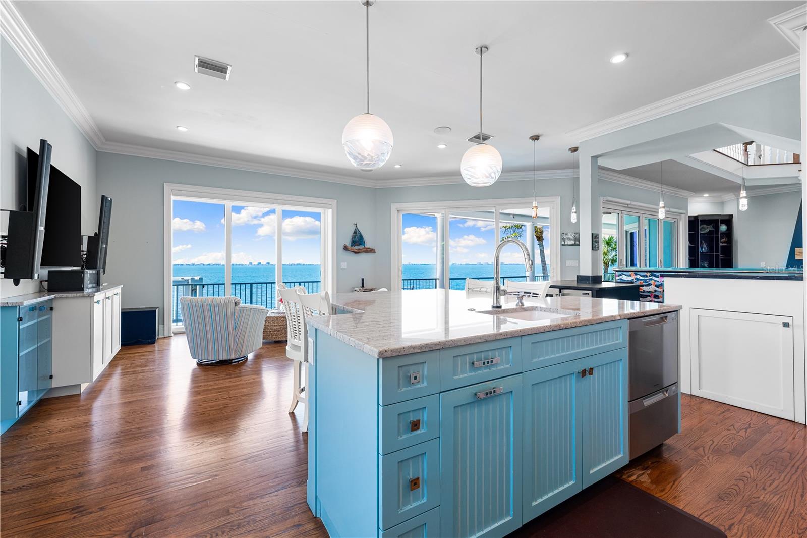 A4693355 Property Photo