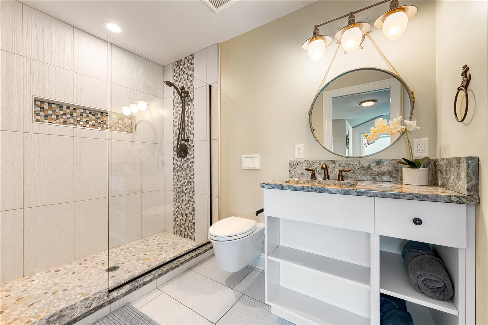 A4693355 Property Photo