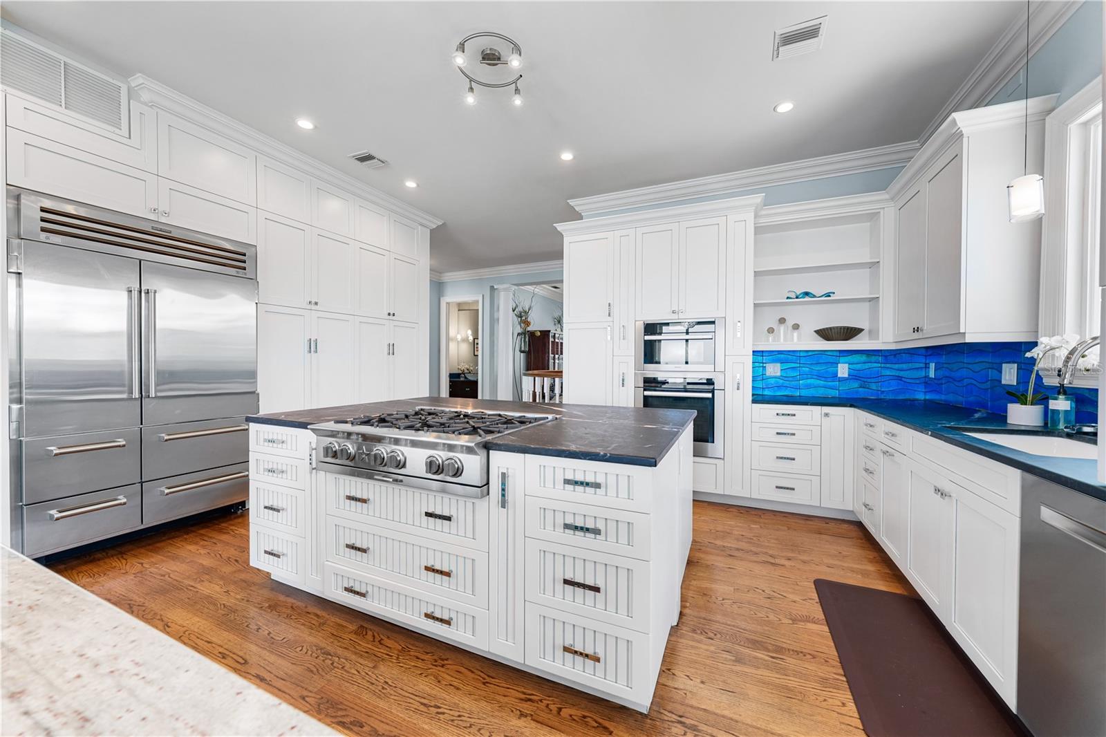 A4693355 Property Photo