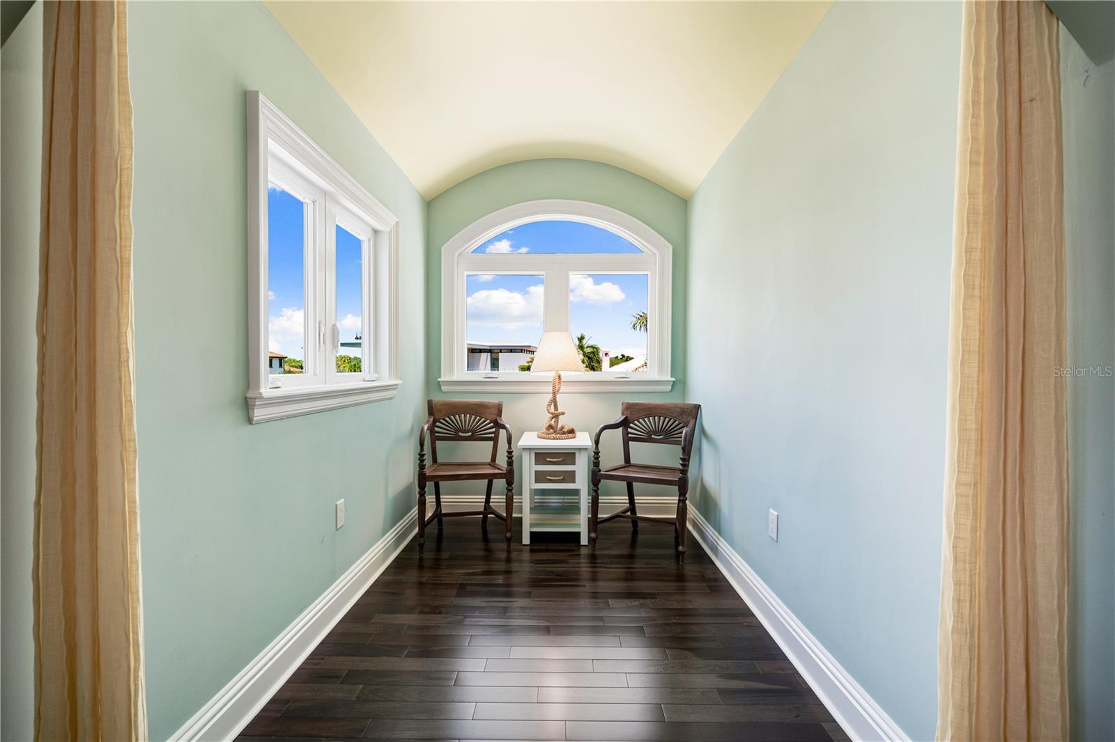 A4693355 Property Photo