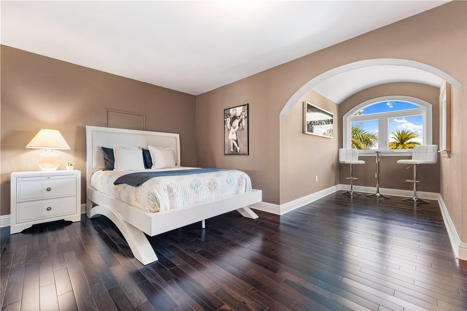 A4693355 Property Photo