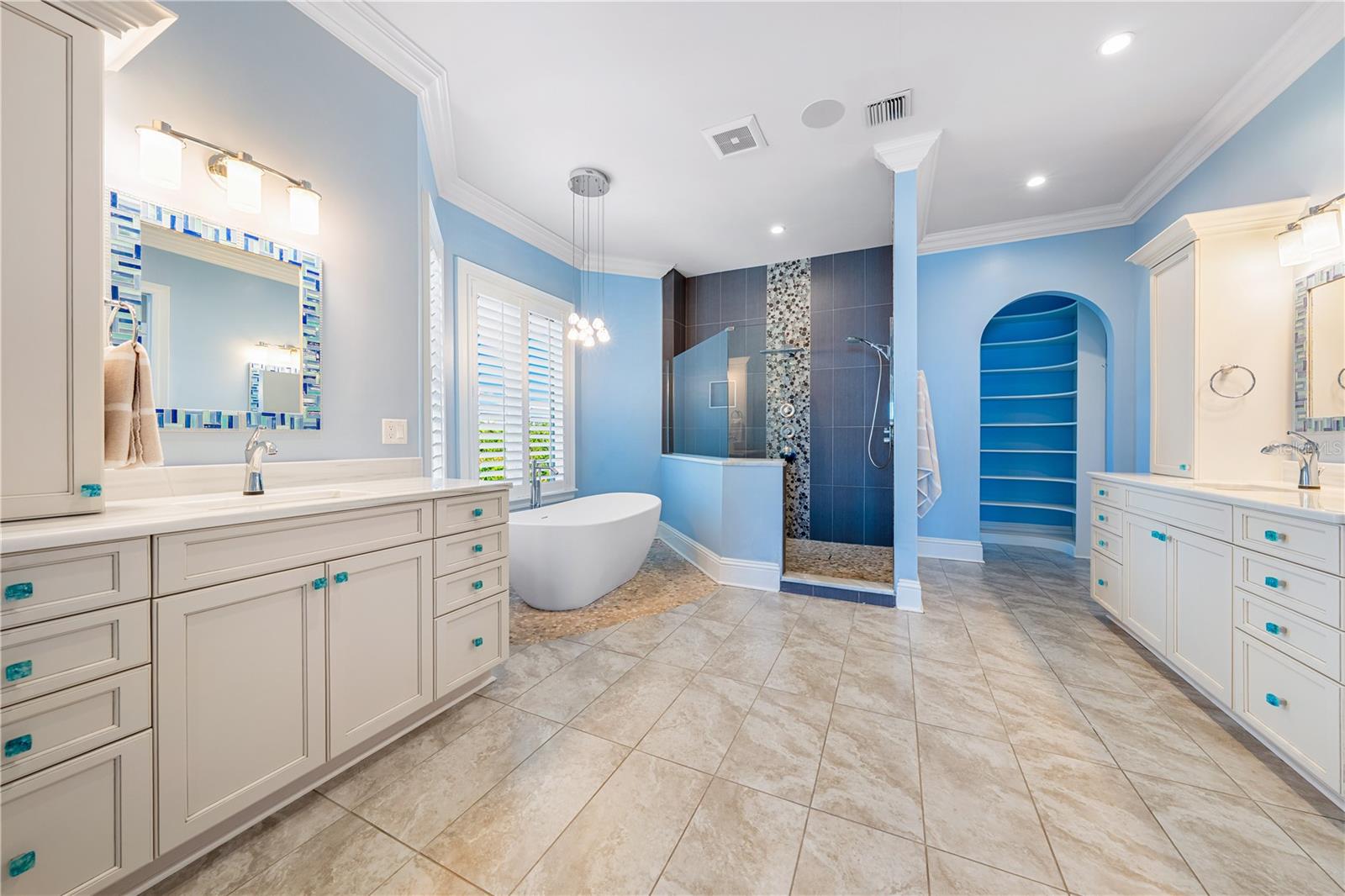 A4693355 Property Photo