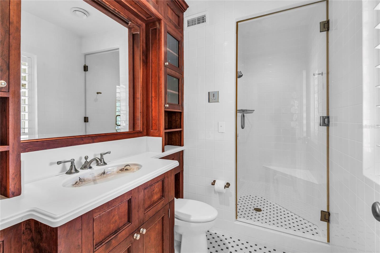 O6407557 Property Photo