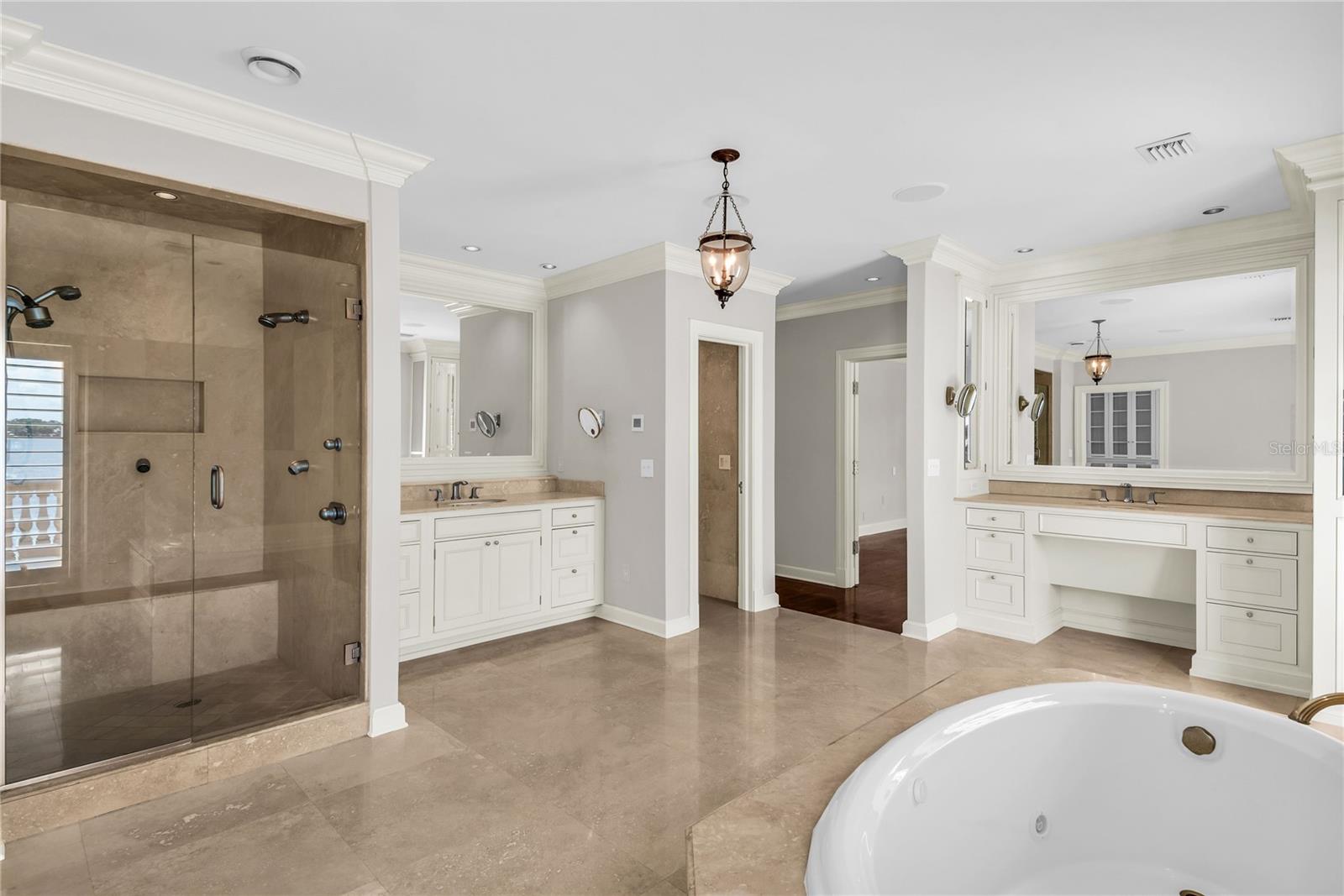 O6407557 Property Photo
