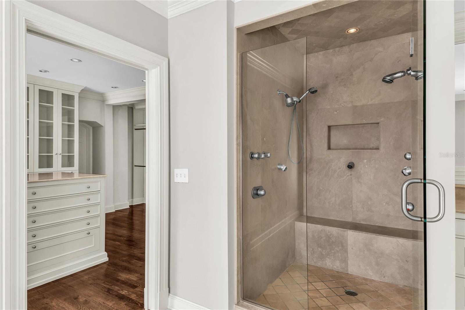 O6407557 Property Photo