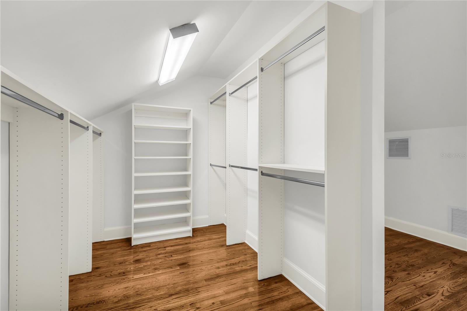 O6407557 Property Photo