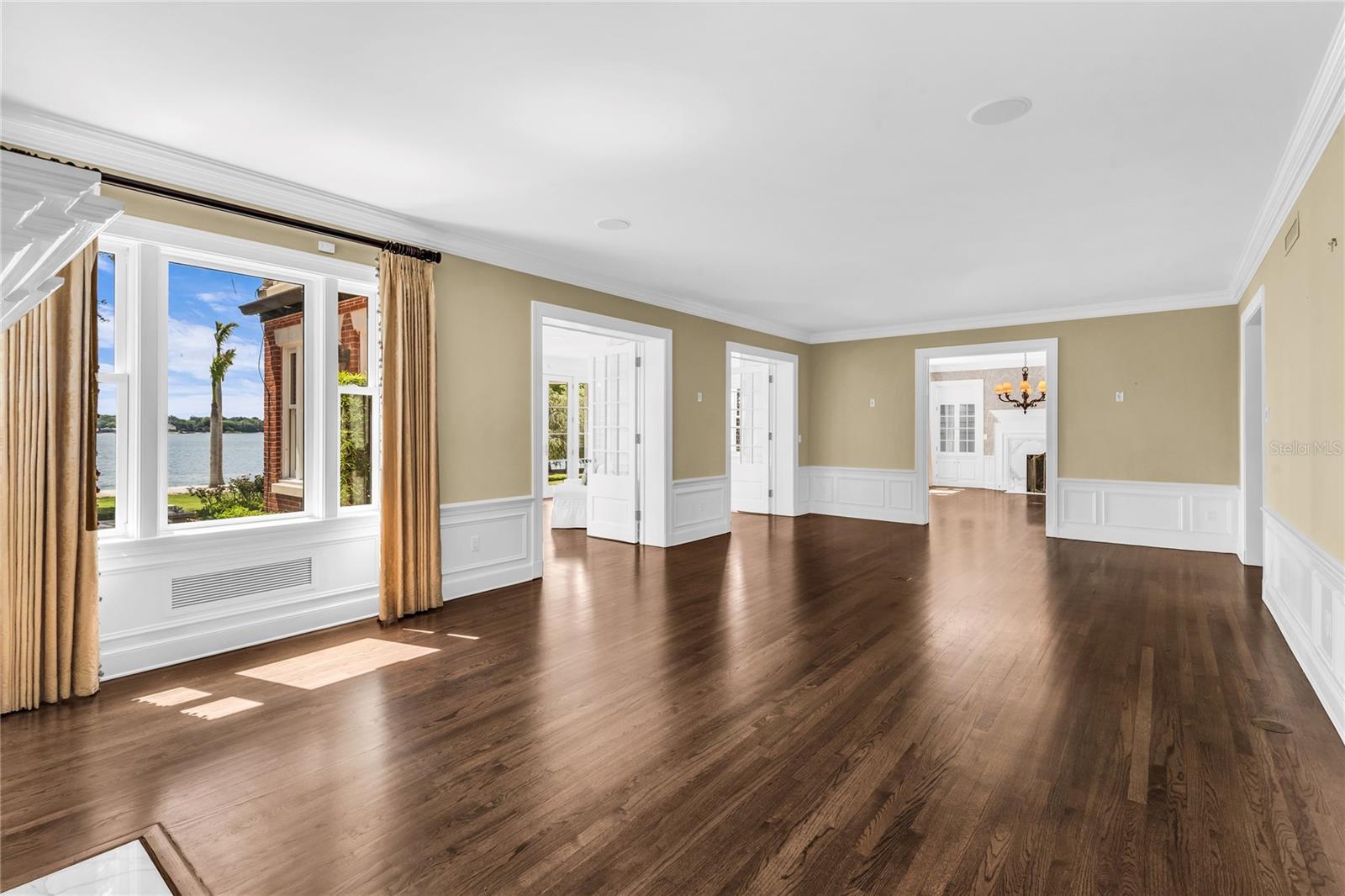 O6407557 Property Photo