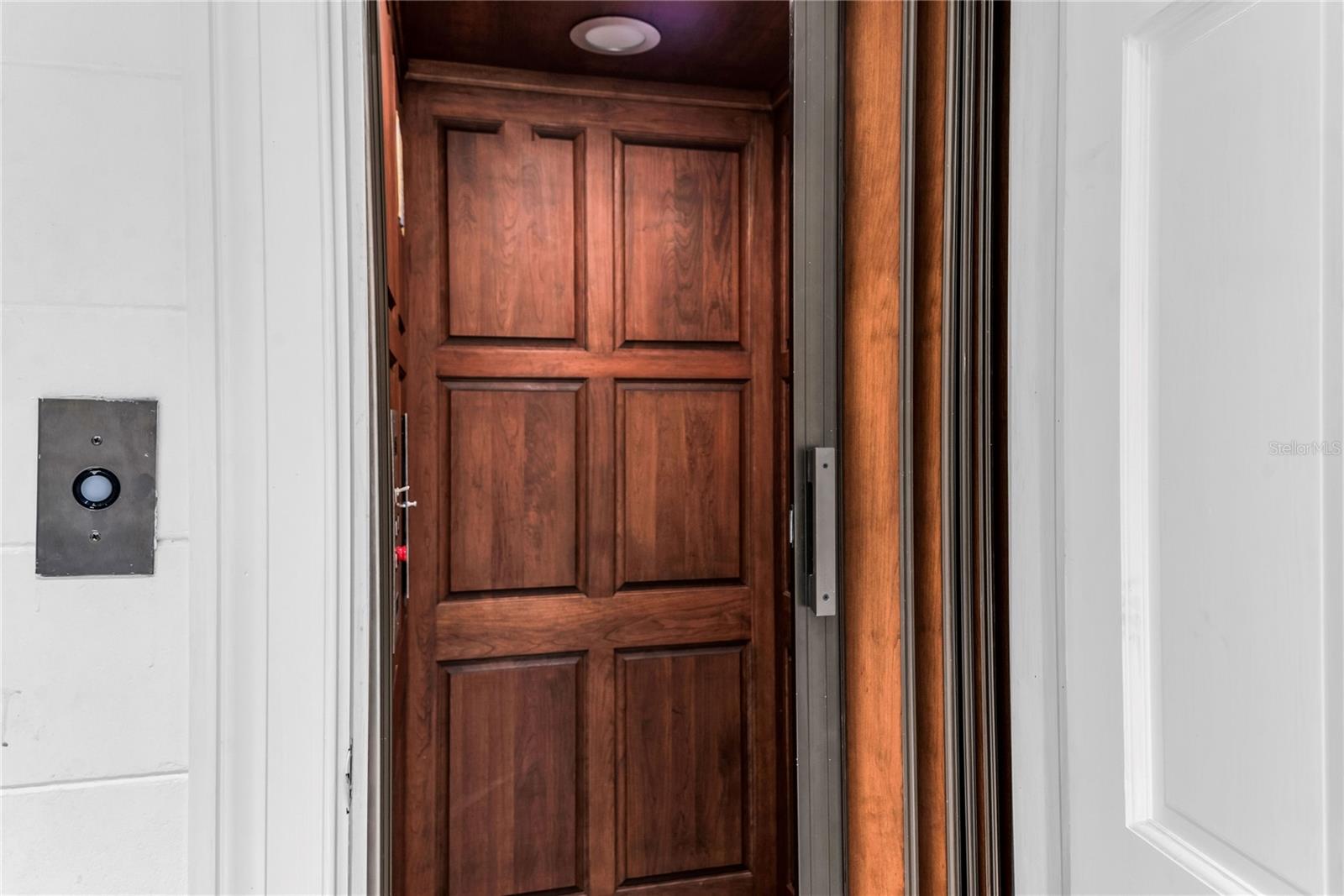 O6407557 Property Photo