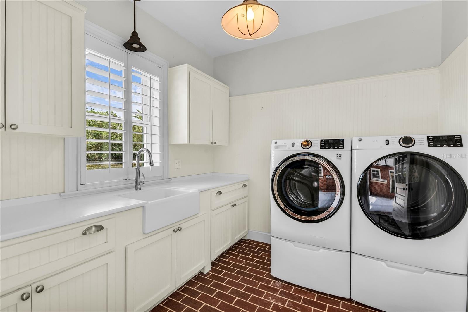 O6407557 Property Photo