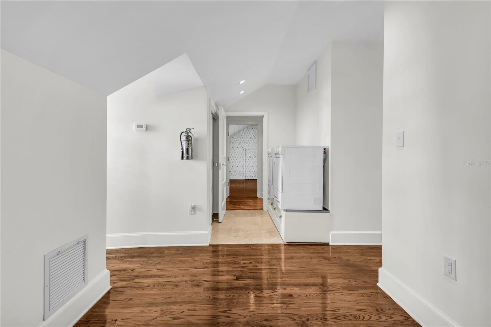 O6407557 Property Photo