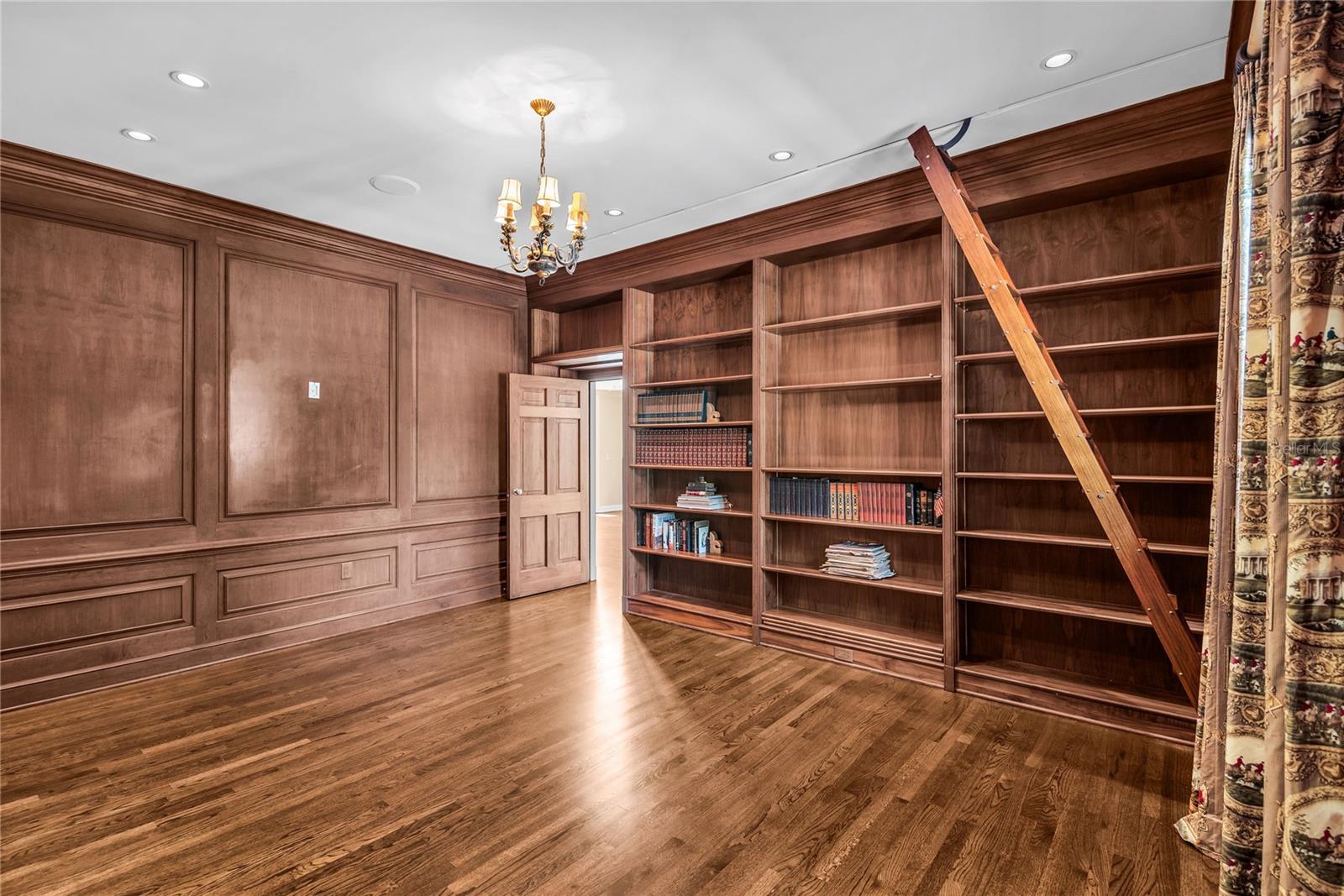 O6407557 Property Photo