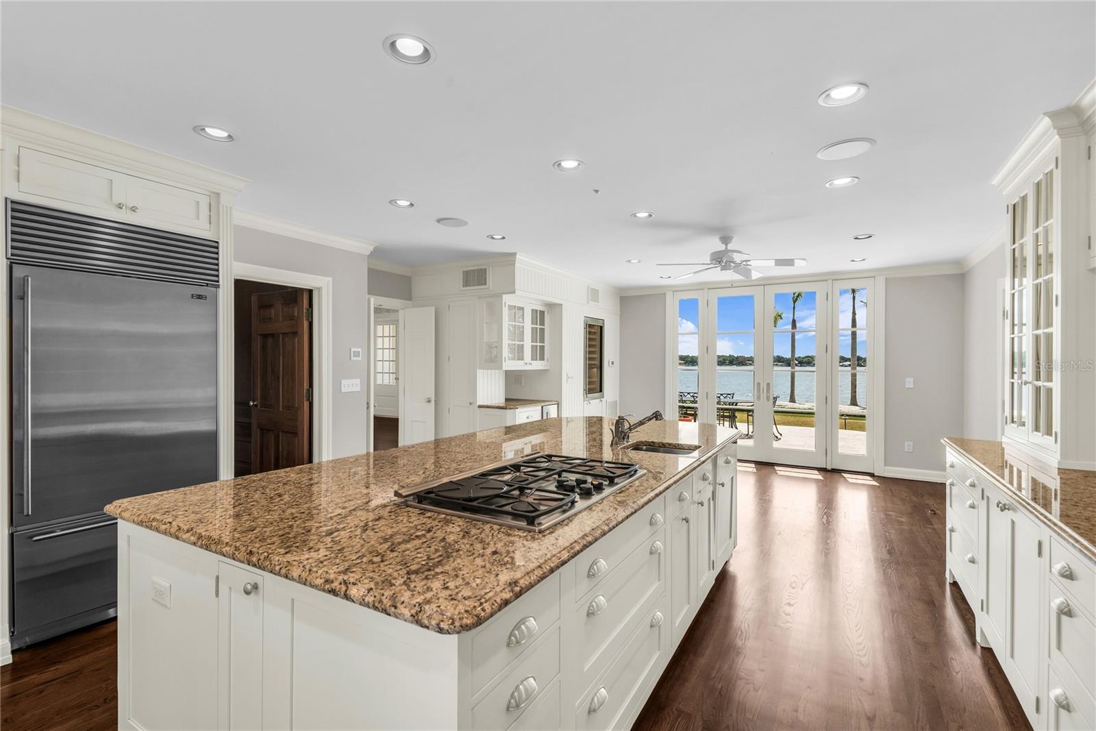O6407557 Property Photo
