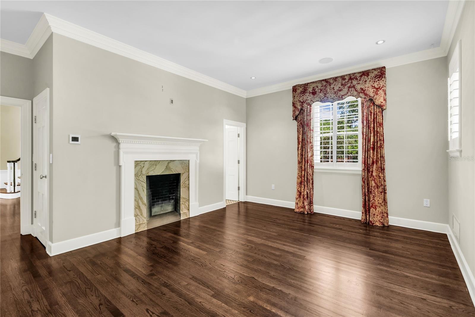 O6407557 Property Photo