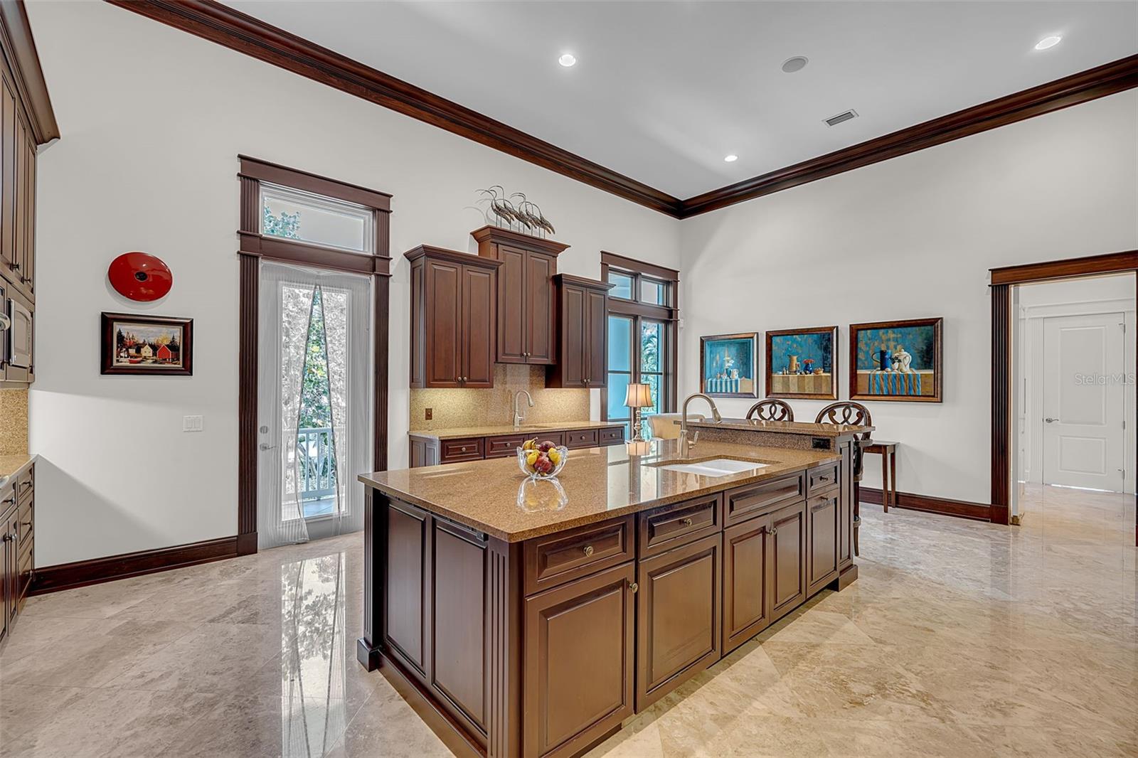 A4694017 Property Photo