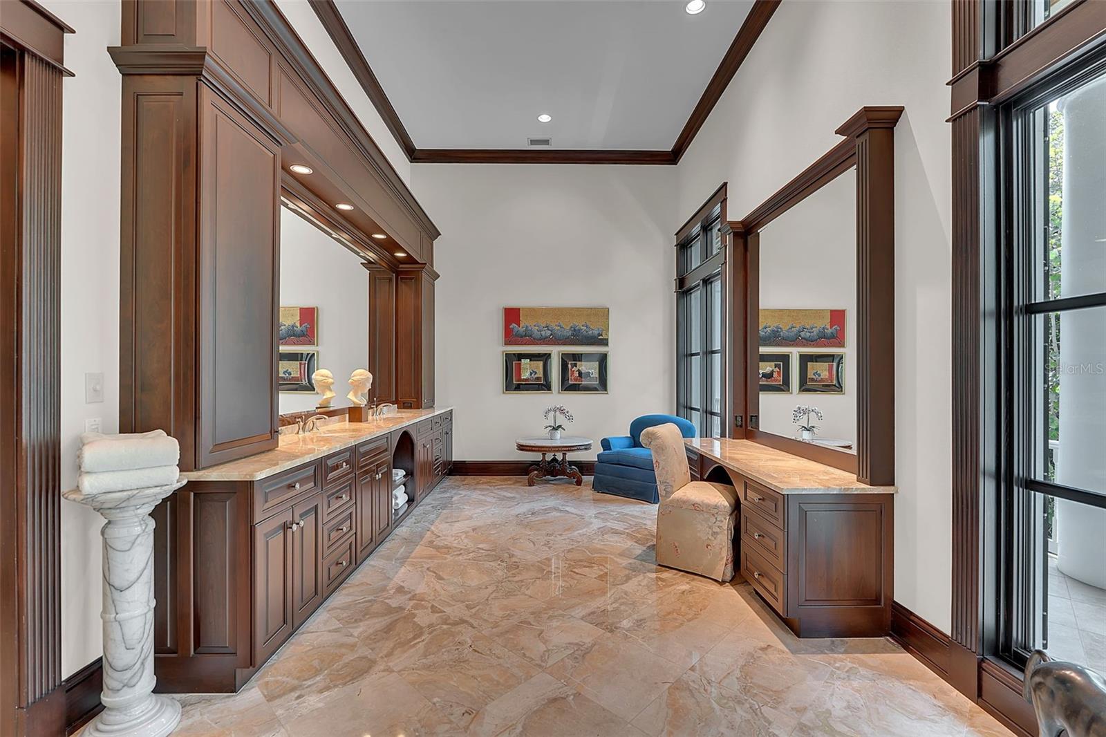 A4694017 Property Photo