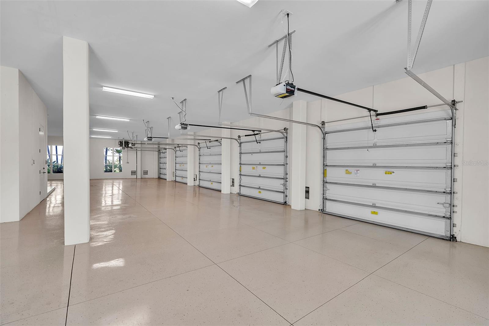 A4694017 Property Photo