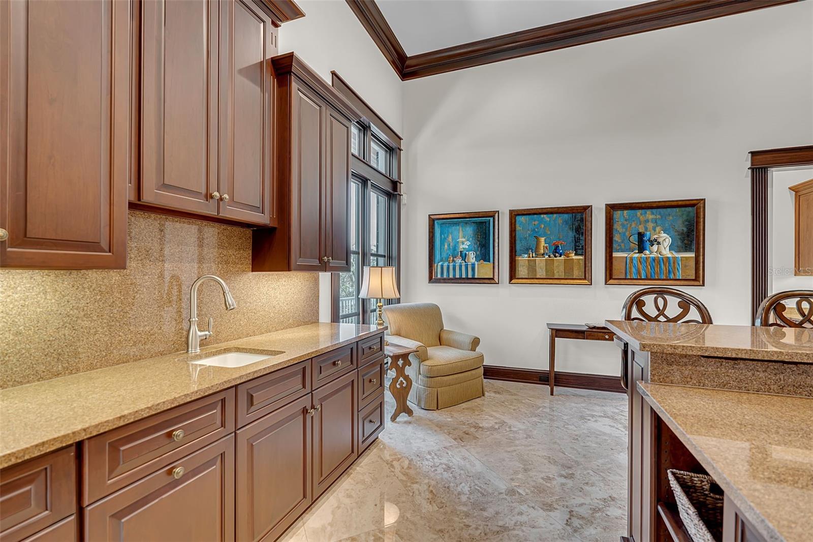 A4694017 Property Photo