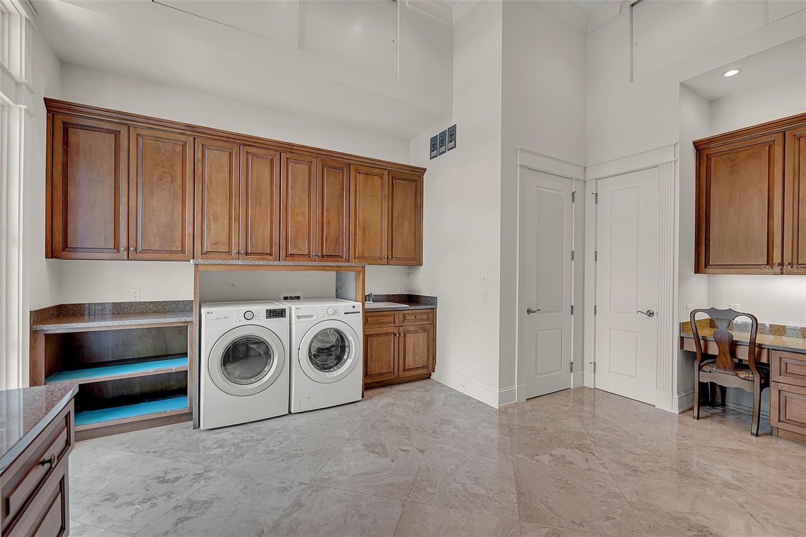 A4694017 Property Photo