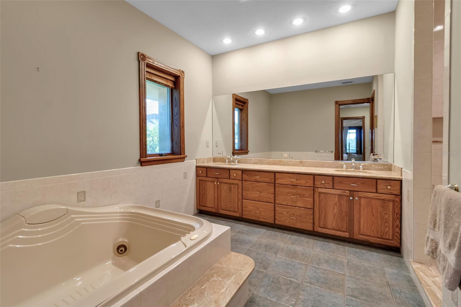 A4694029 Property Photo
