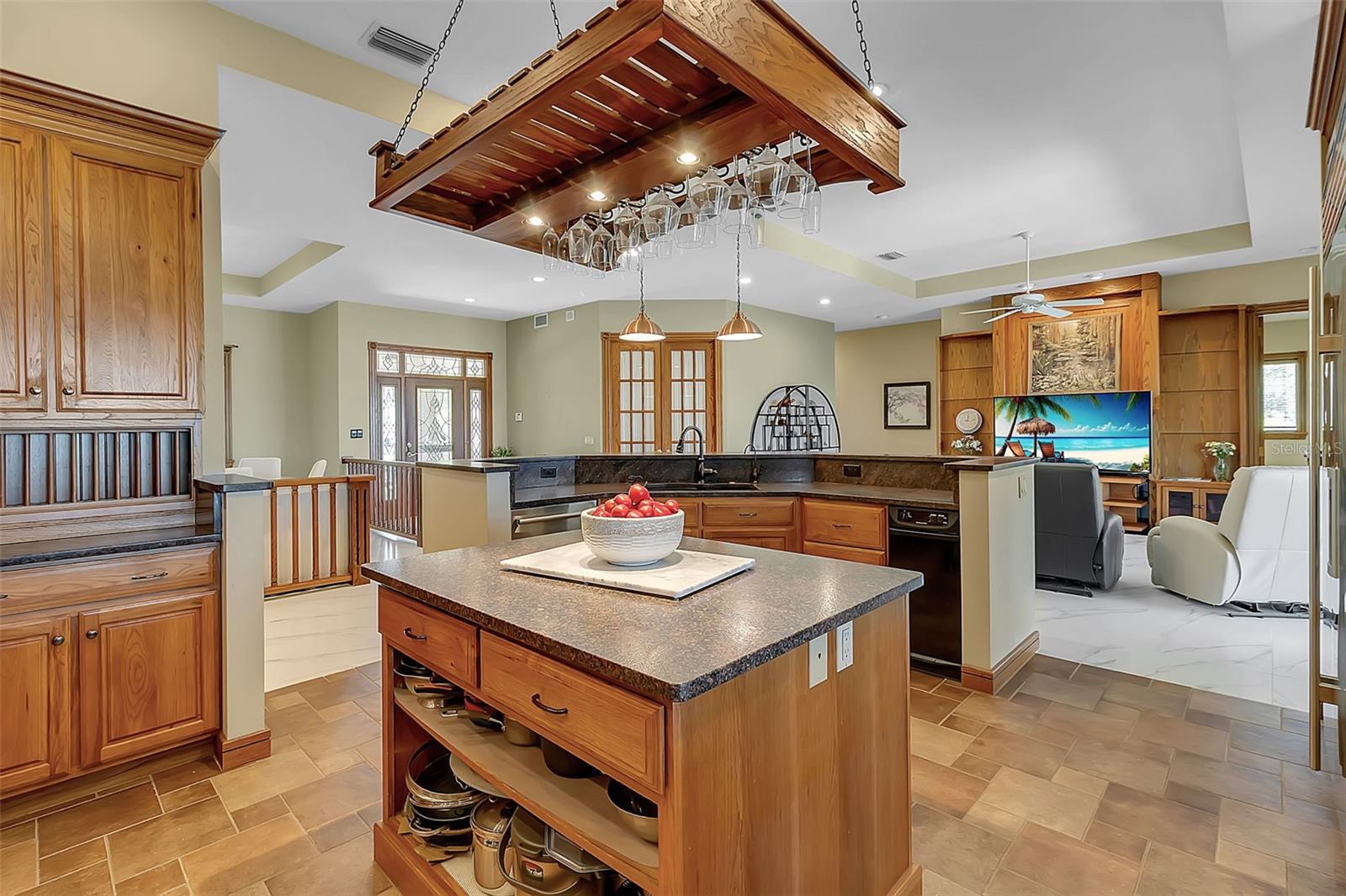 A4694029 Property Photo