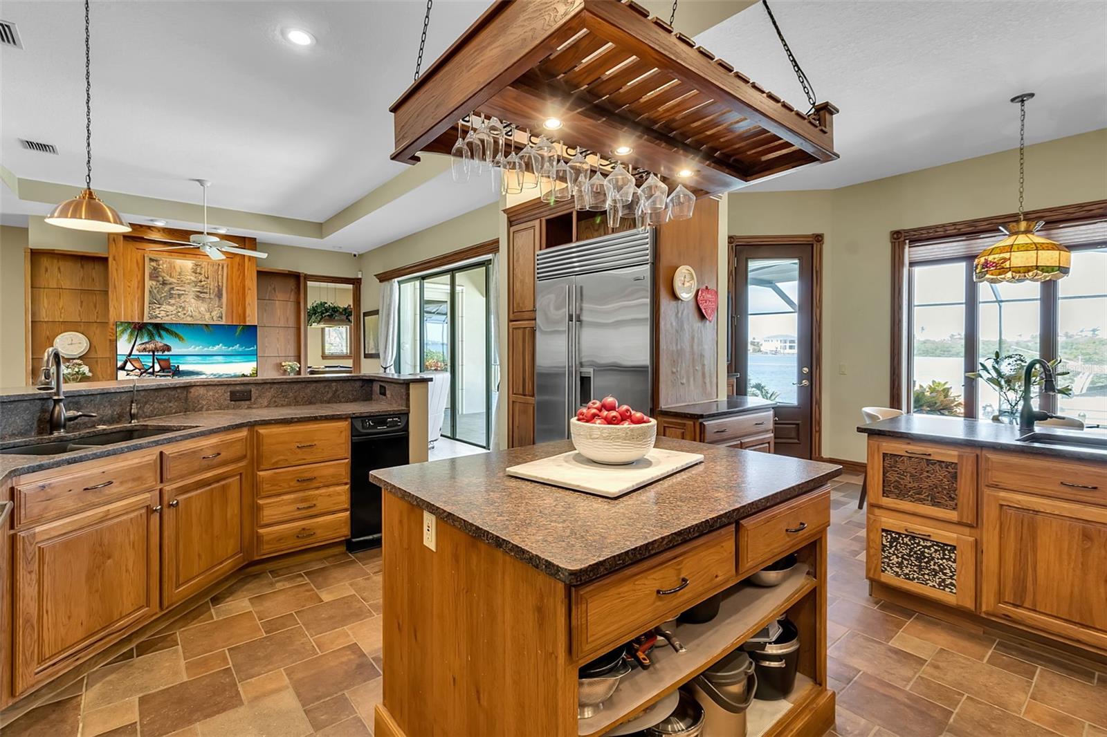 A4694029 Property Photo