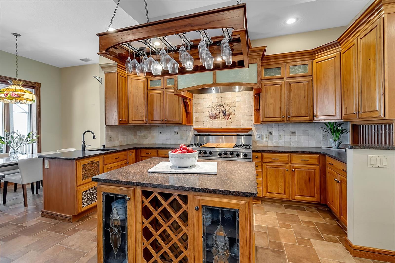 A4694029 Property Photo