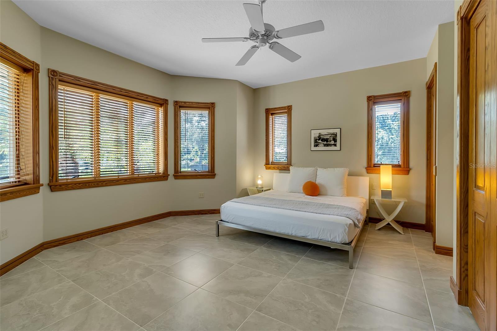 A4694029 Property Photo