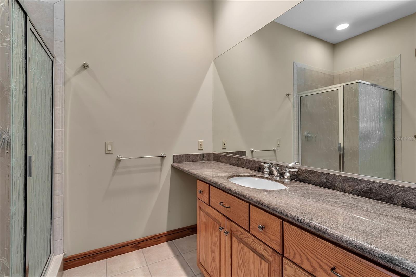 A4694029 Property Photo