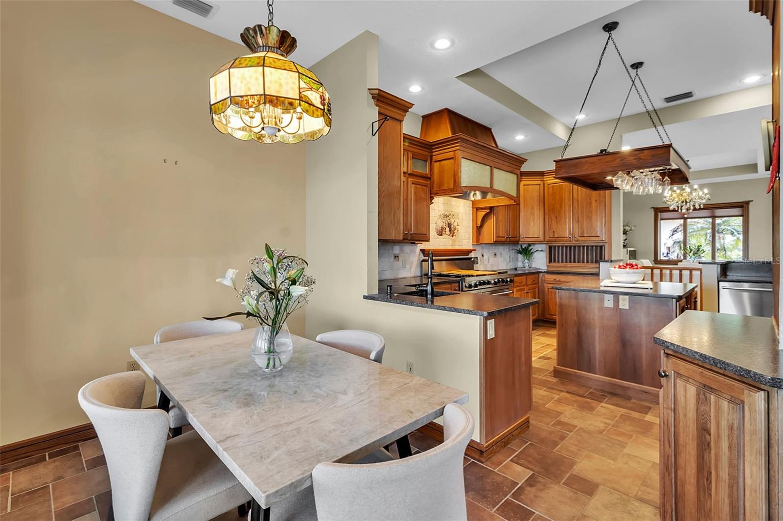 A4694029 Property Photo