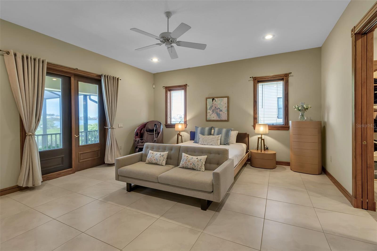 A4694029 Property Photo