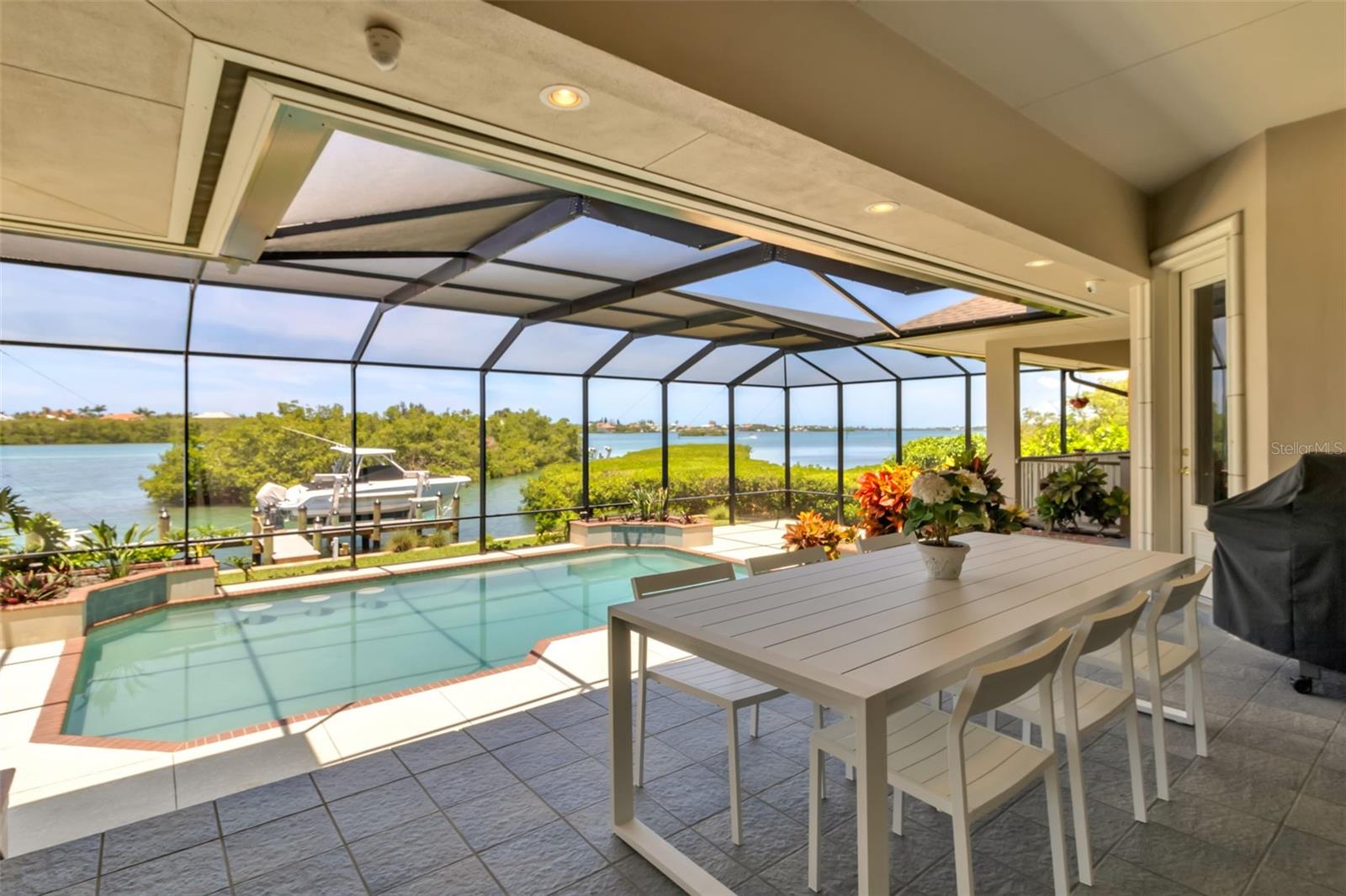 A4694029 Property Photo