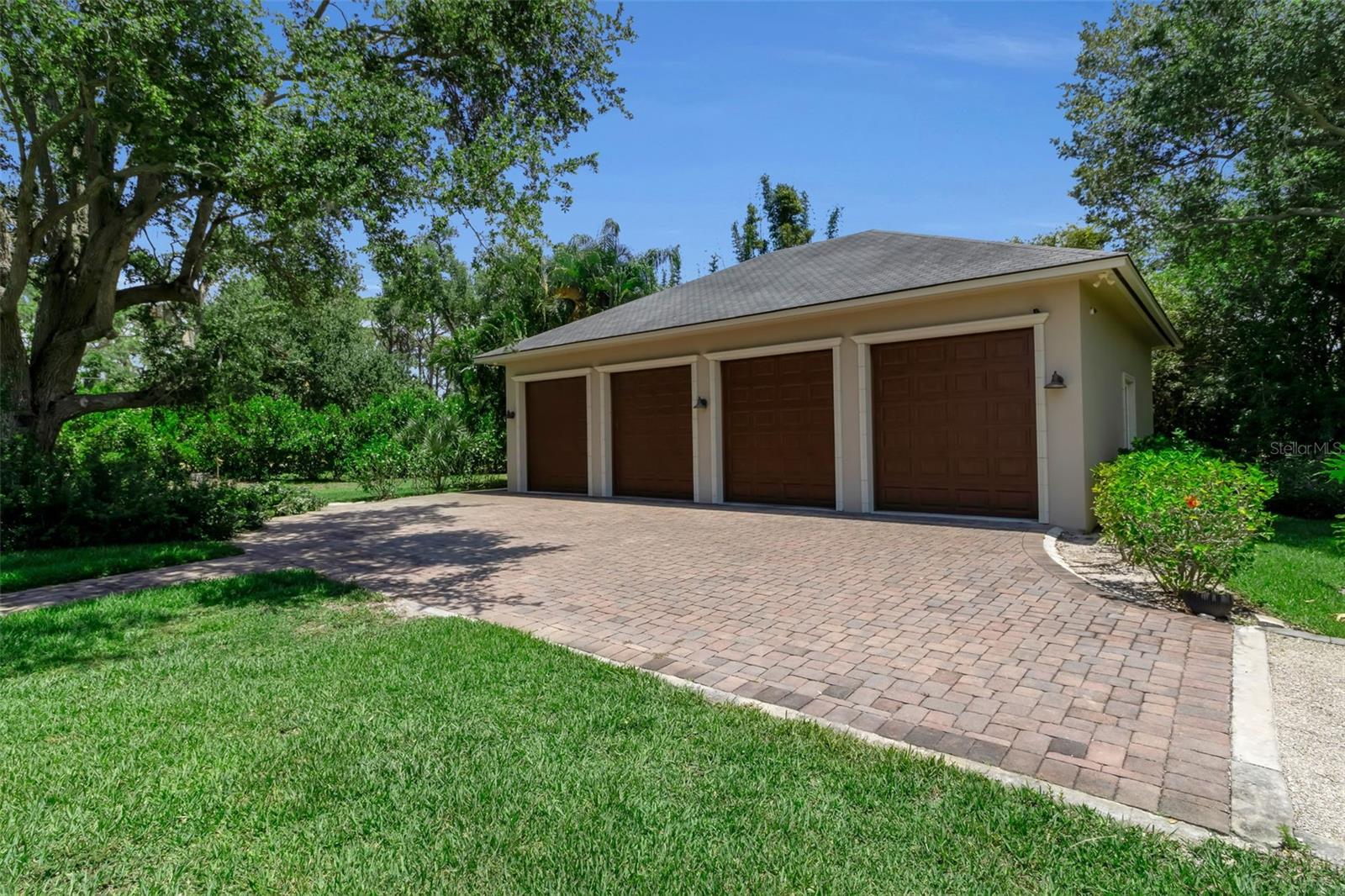 A4694029 Property Photo
