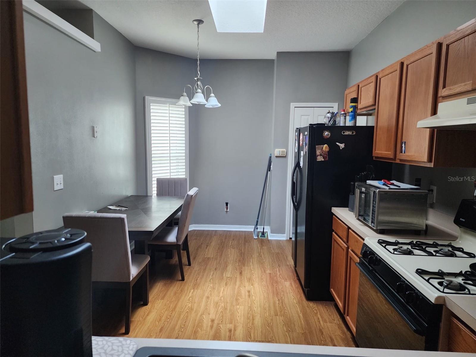 W7885890 Property Photo