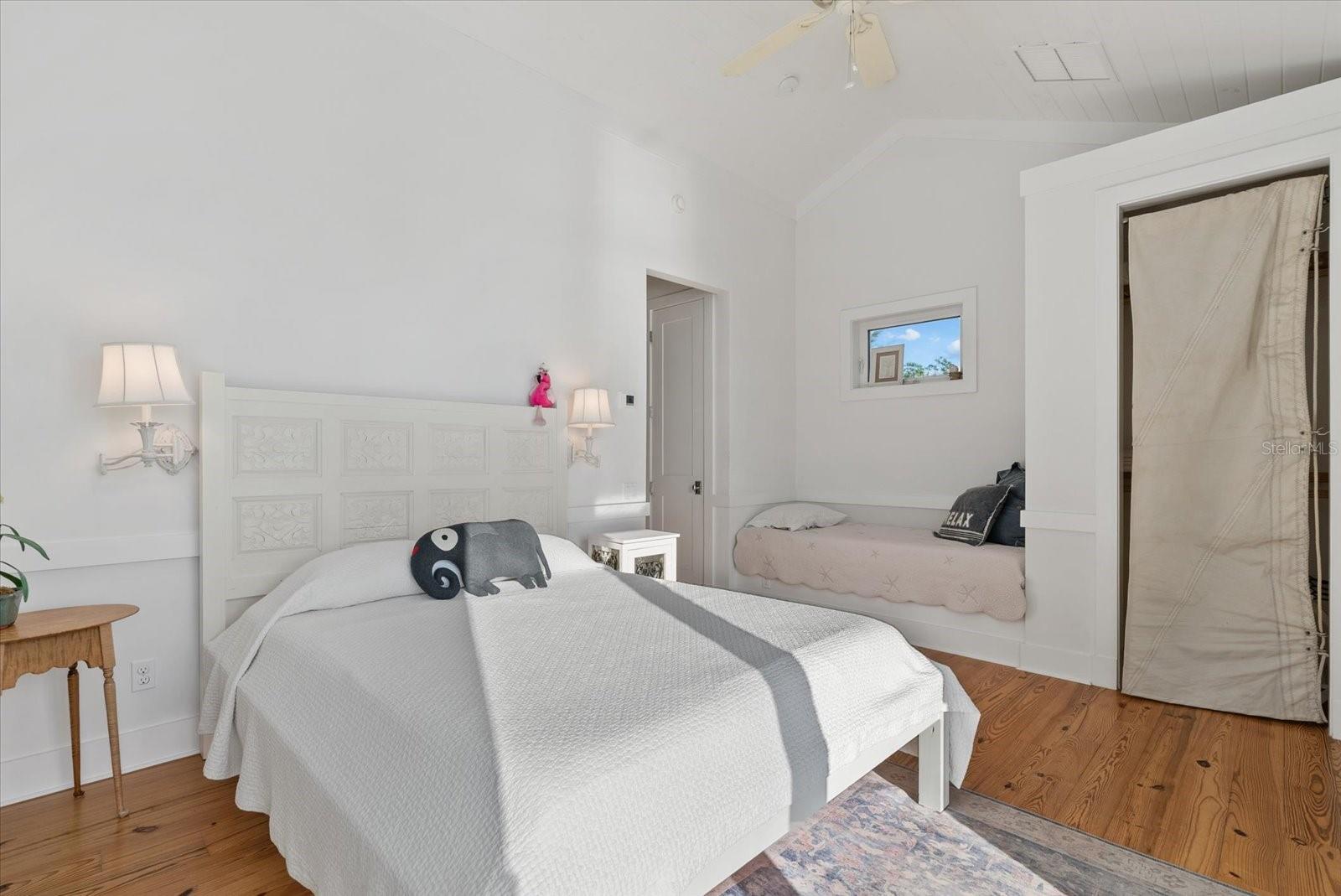 A4694196 Property Photo
