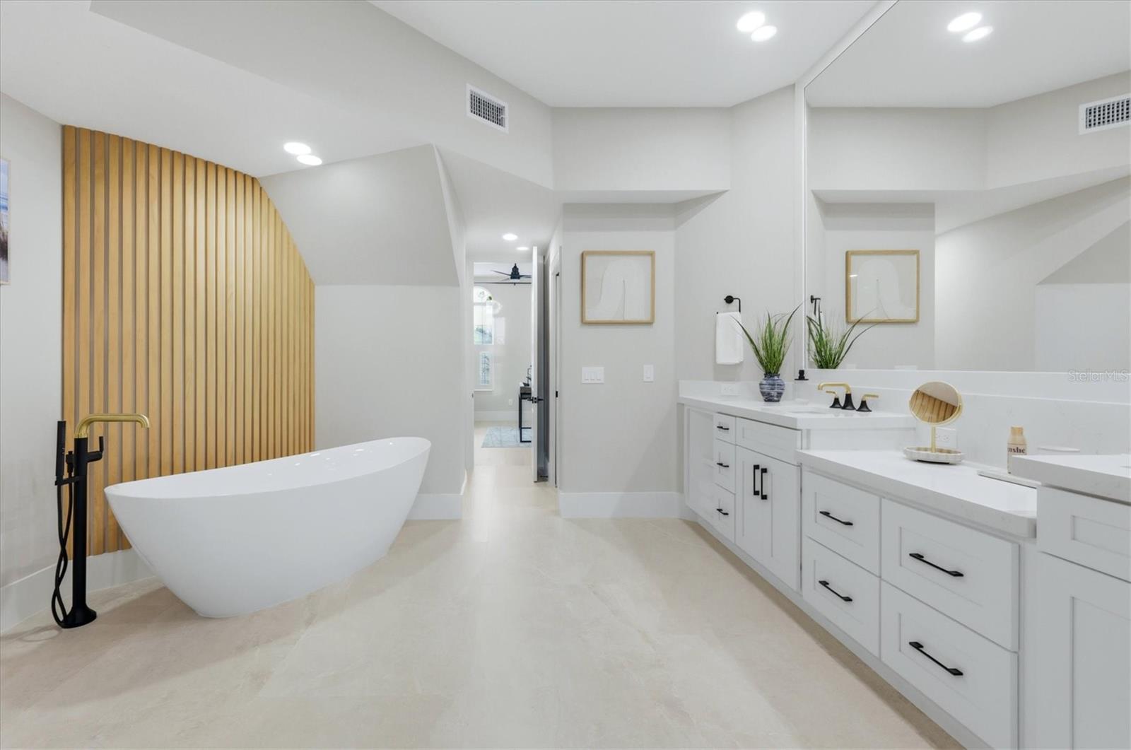 A4694394 Property Photo