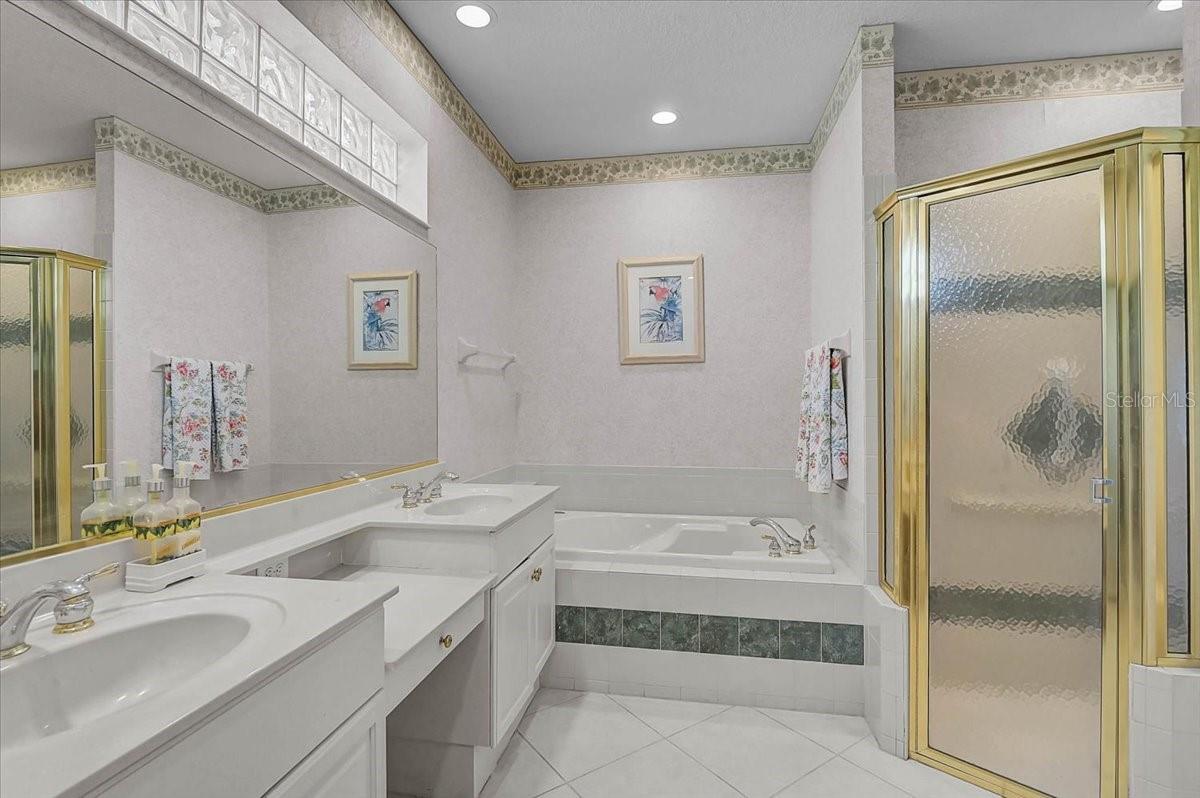 A4694468 Property Photo