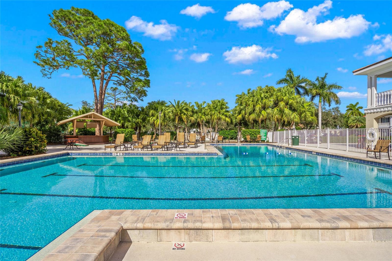 A4694468 Property Photo