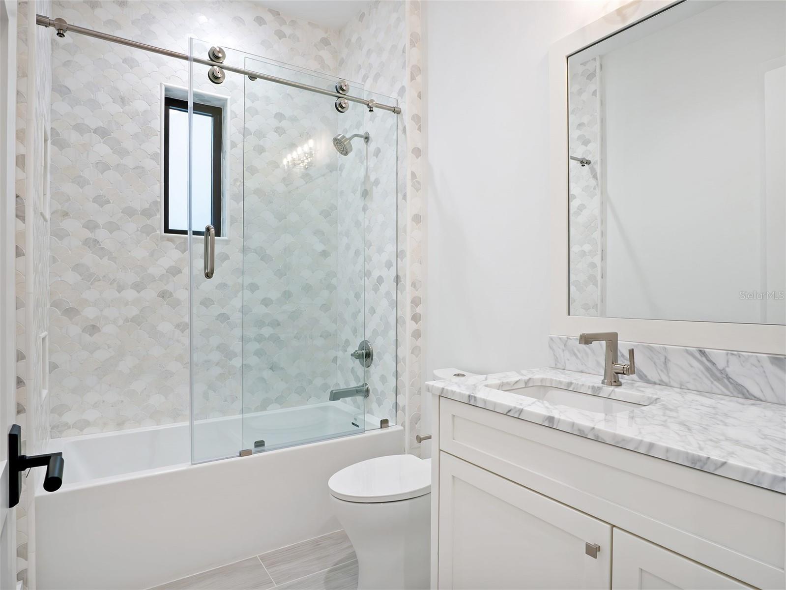 O6409961 Property Photo