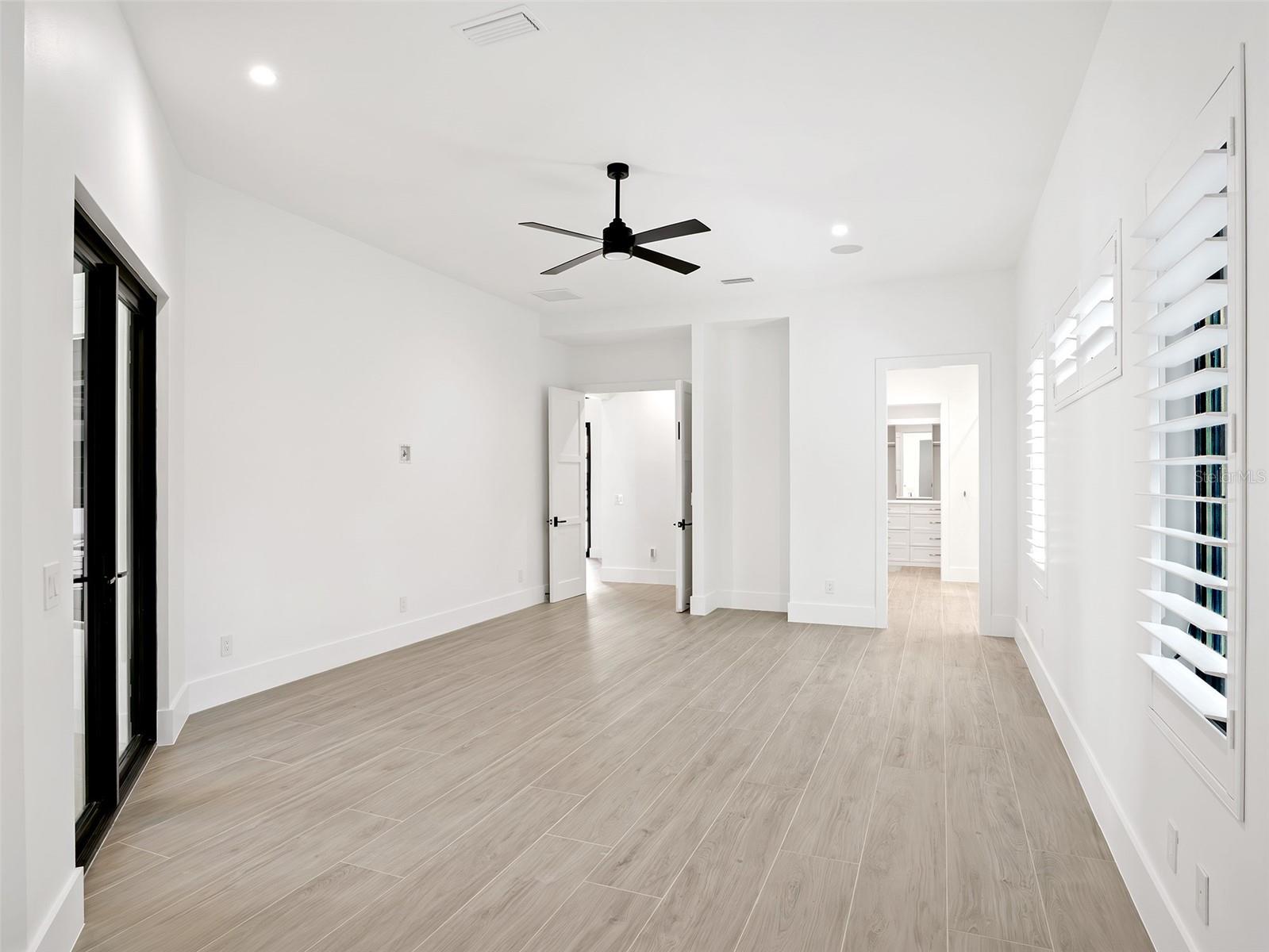 O6409961 Property Photo