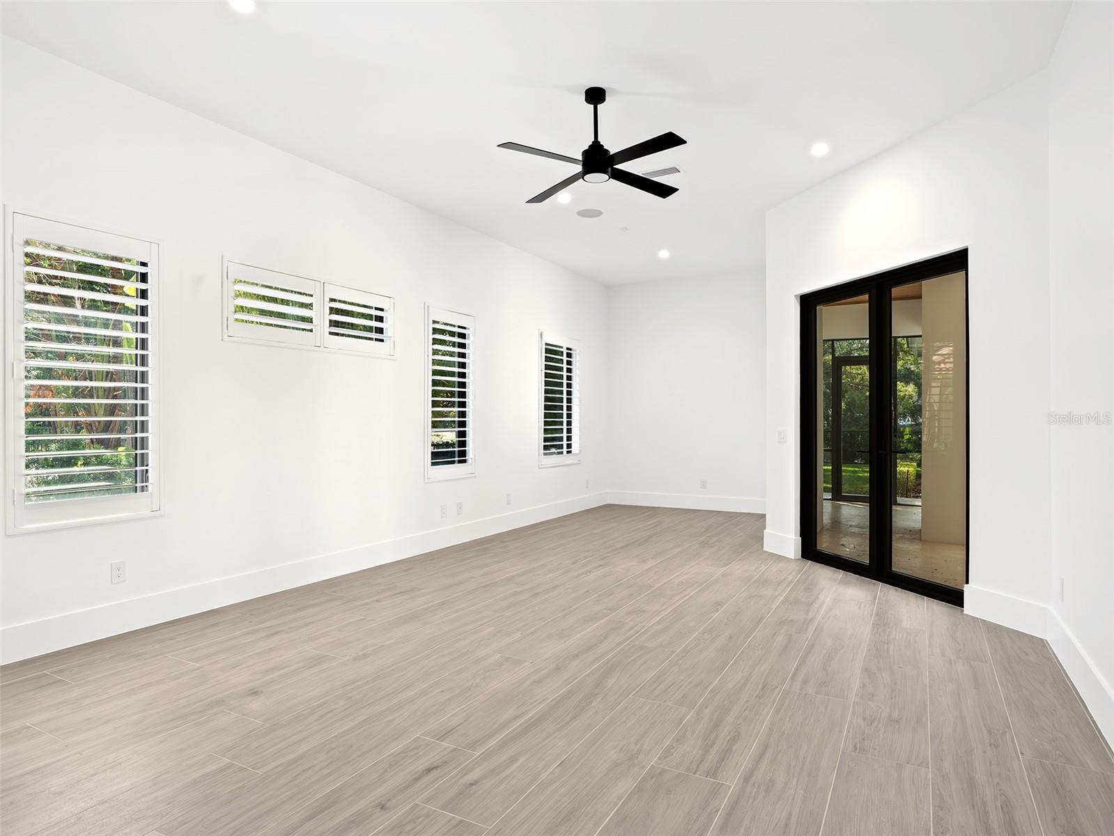 O6409961 Property Photo