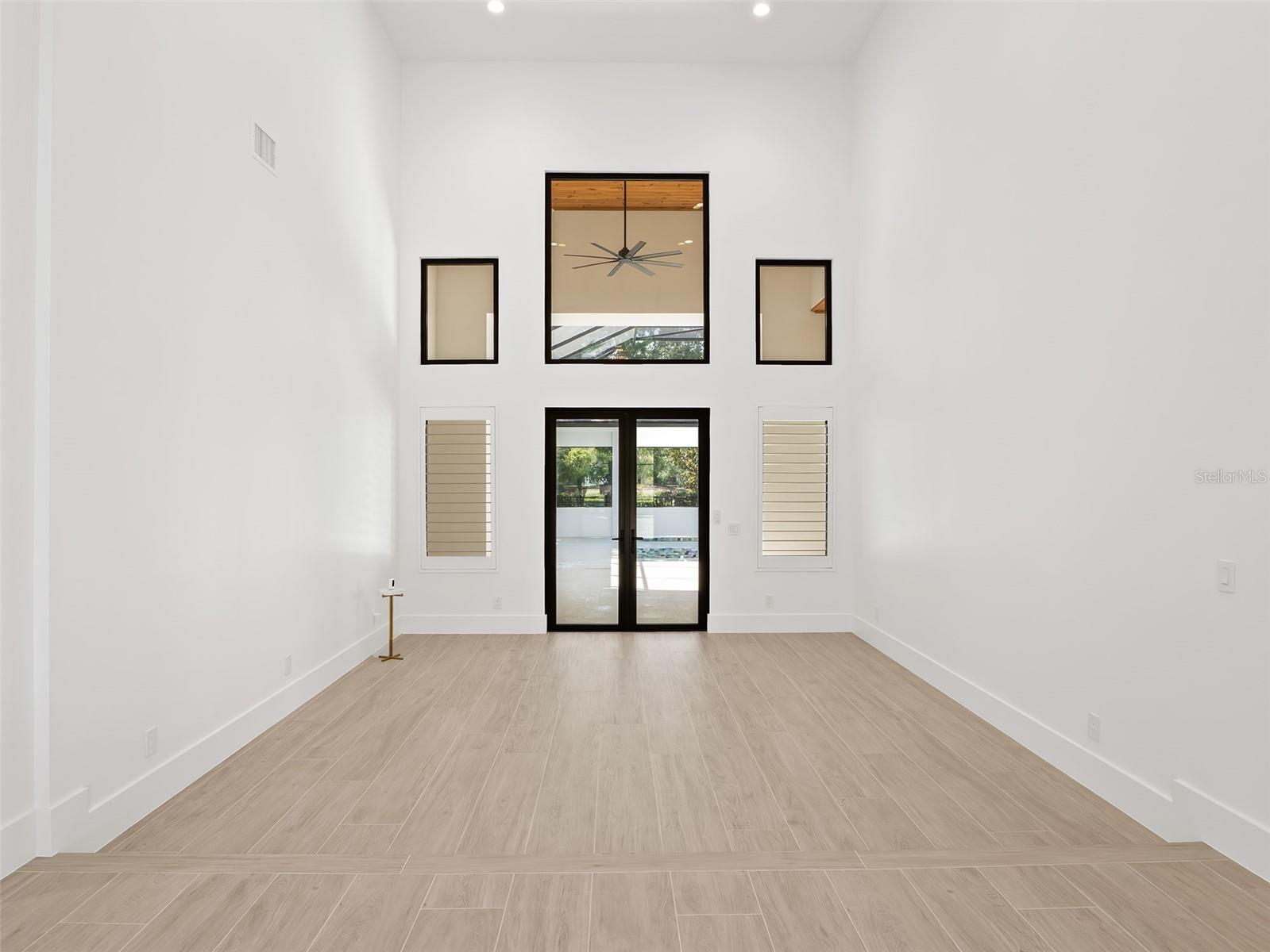 O6409961 Property Photo