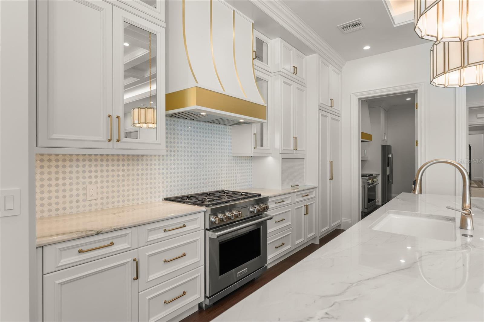 O6411245 Property Photo