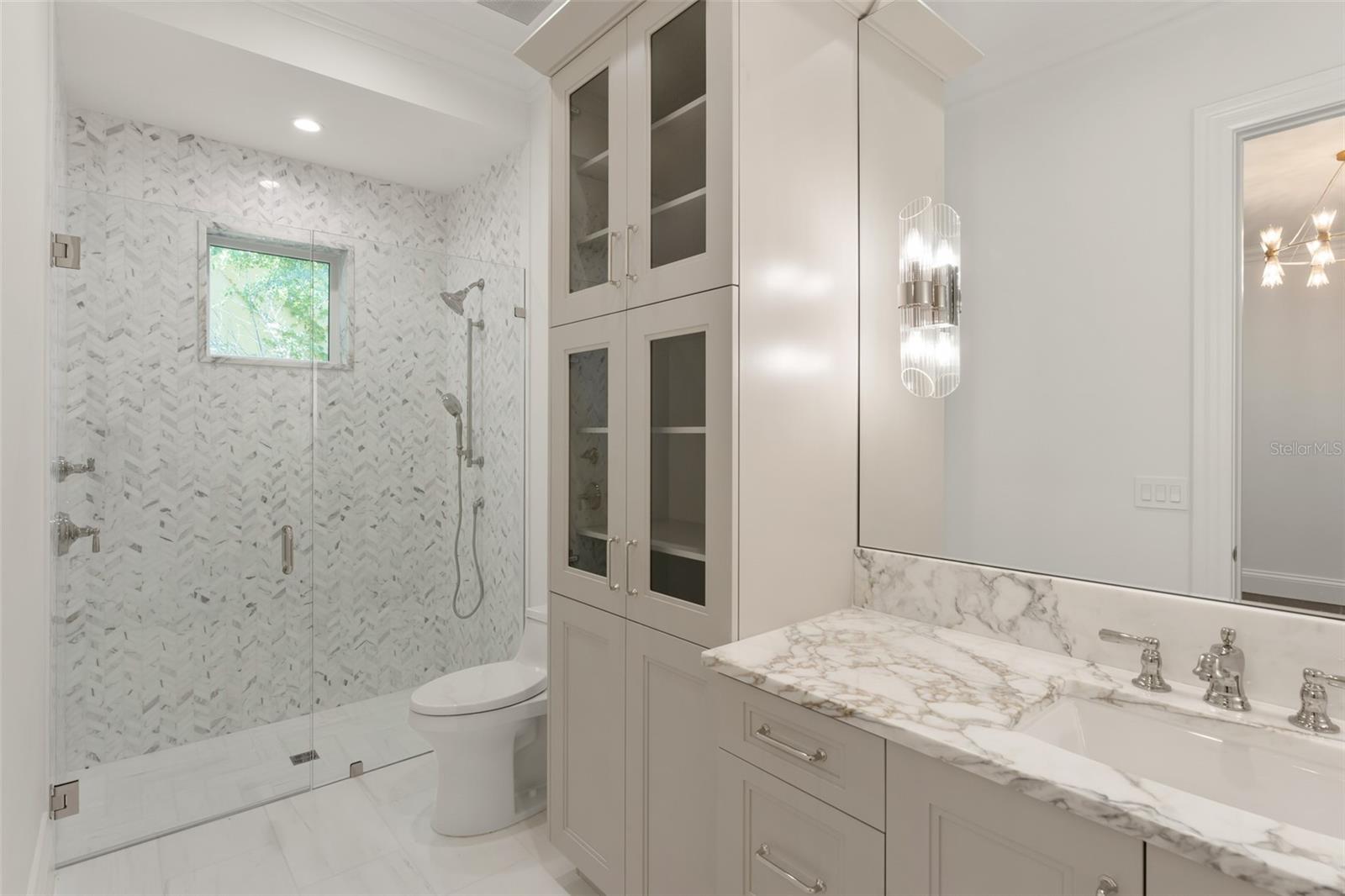 O6411245 Property Photo