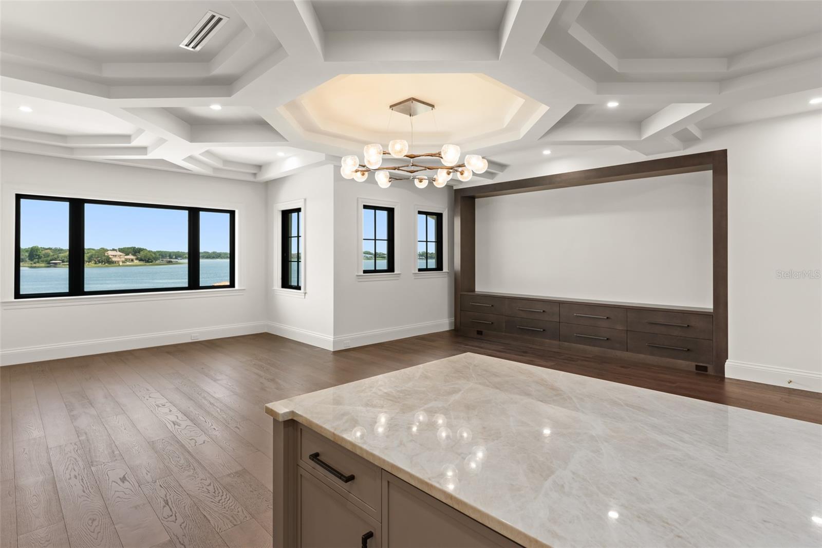 O6411245 Property Photo