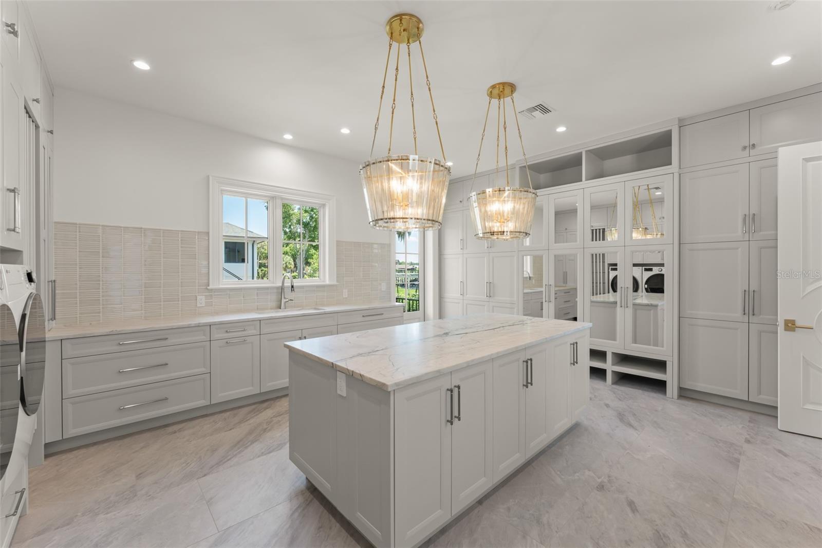 O6411245 Property Photo