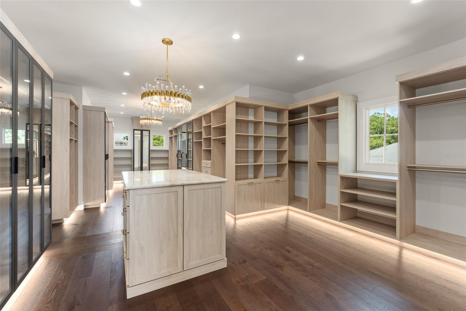 O6411245 Property Photo