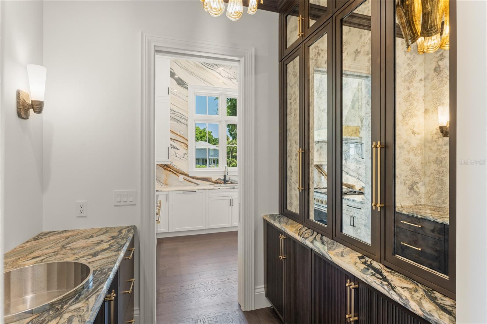 O6411245 Property Photo
